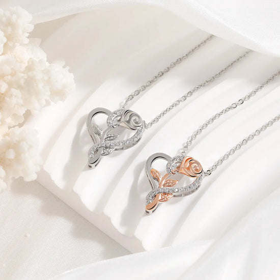 Heart-shaped rose necklace - The Aurora Touch
