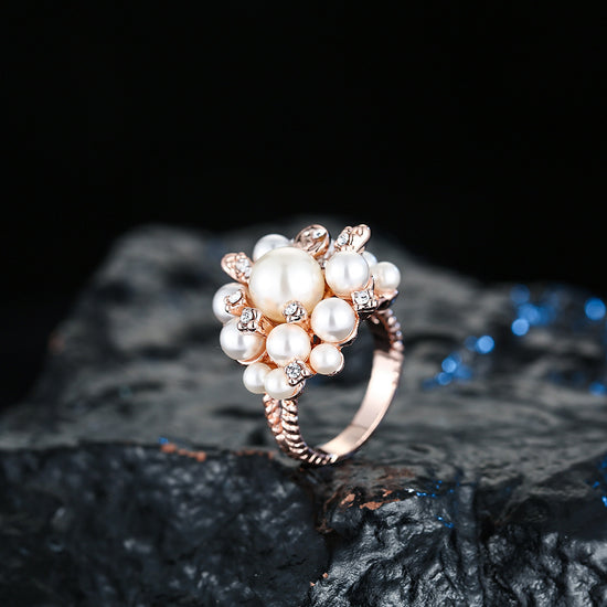 Inlaid Pearl Flower Rhinestone Ring