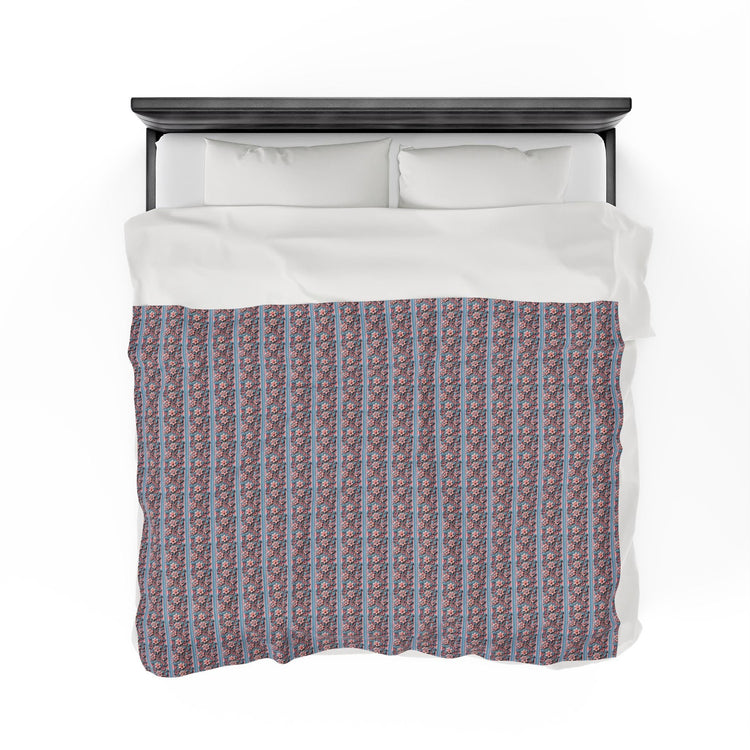 Cozy Velveteen Plush Blanket for Home Decor, Perfect Gift for Birthdays, Weddings, Holiday Snuggles, Heartwarming Comfort