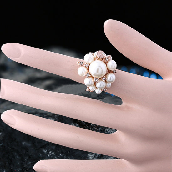 Inlaid Pearl Flower Rhinestone Ring
