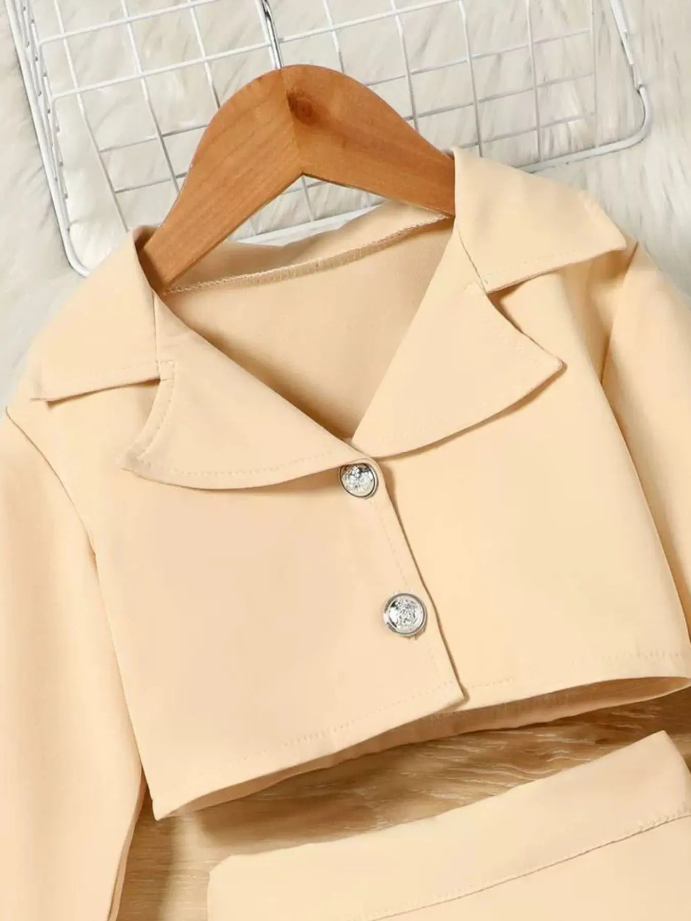 f535f2f4-c1dc-45f0-8446-9a517ba37f6a-Max