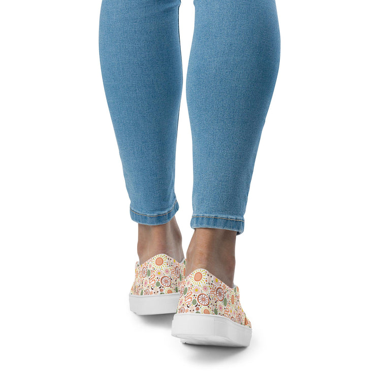 Women’s slip-on canvas shoes, Country style light color pattern vans style canvas casual stylish jean pairing adjustable soft female shoe