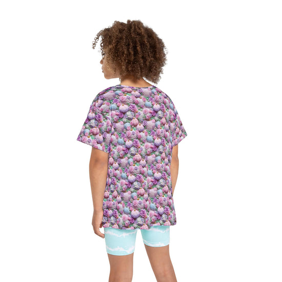Camiseta deportiva infantil con estampado floral divertido para jóvenes atletas, perfecta para cumpleaños, eventos deportivos o salidas informales.